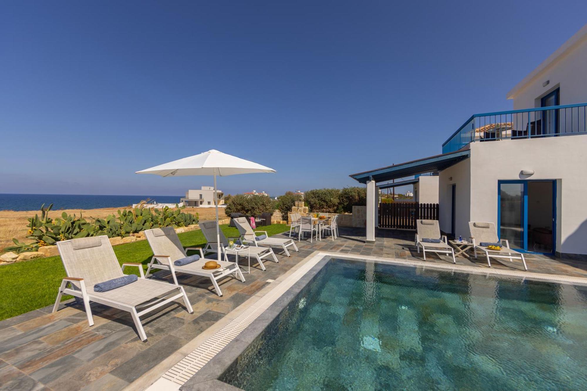 Diana Seaside Villas ポモス エクステリア 写真