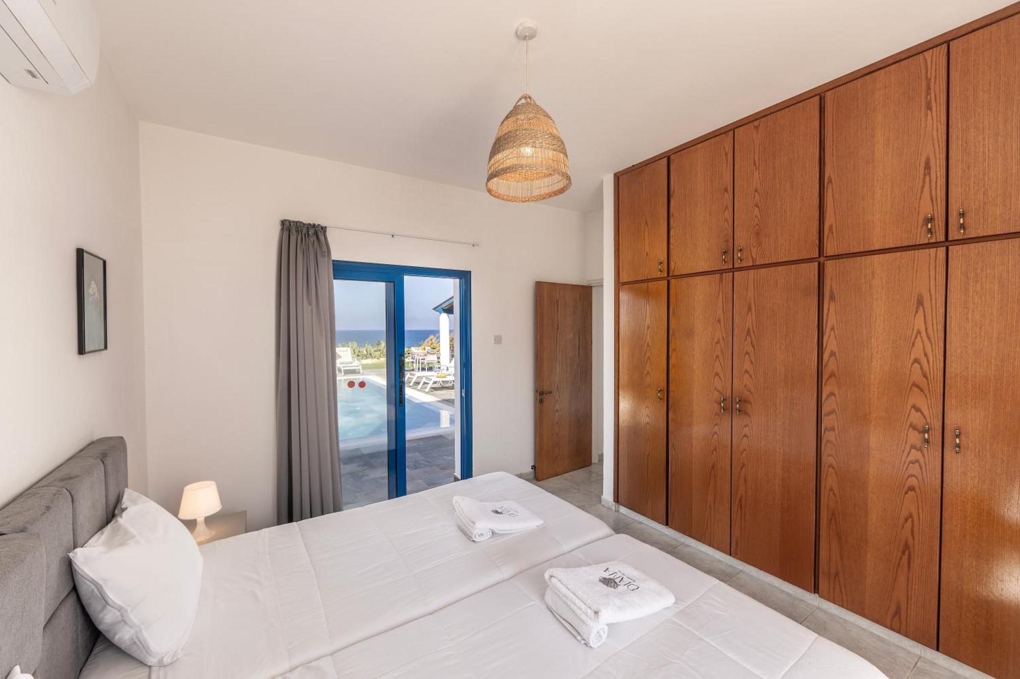 Diana Seaside Villas ポモス エクステリア 写真