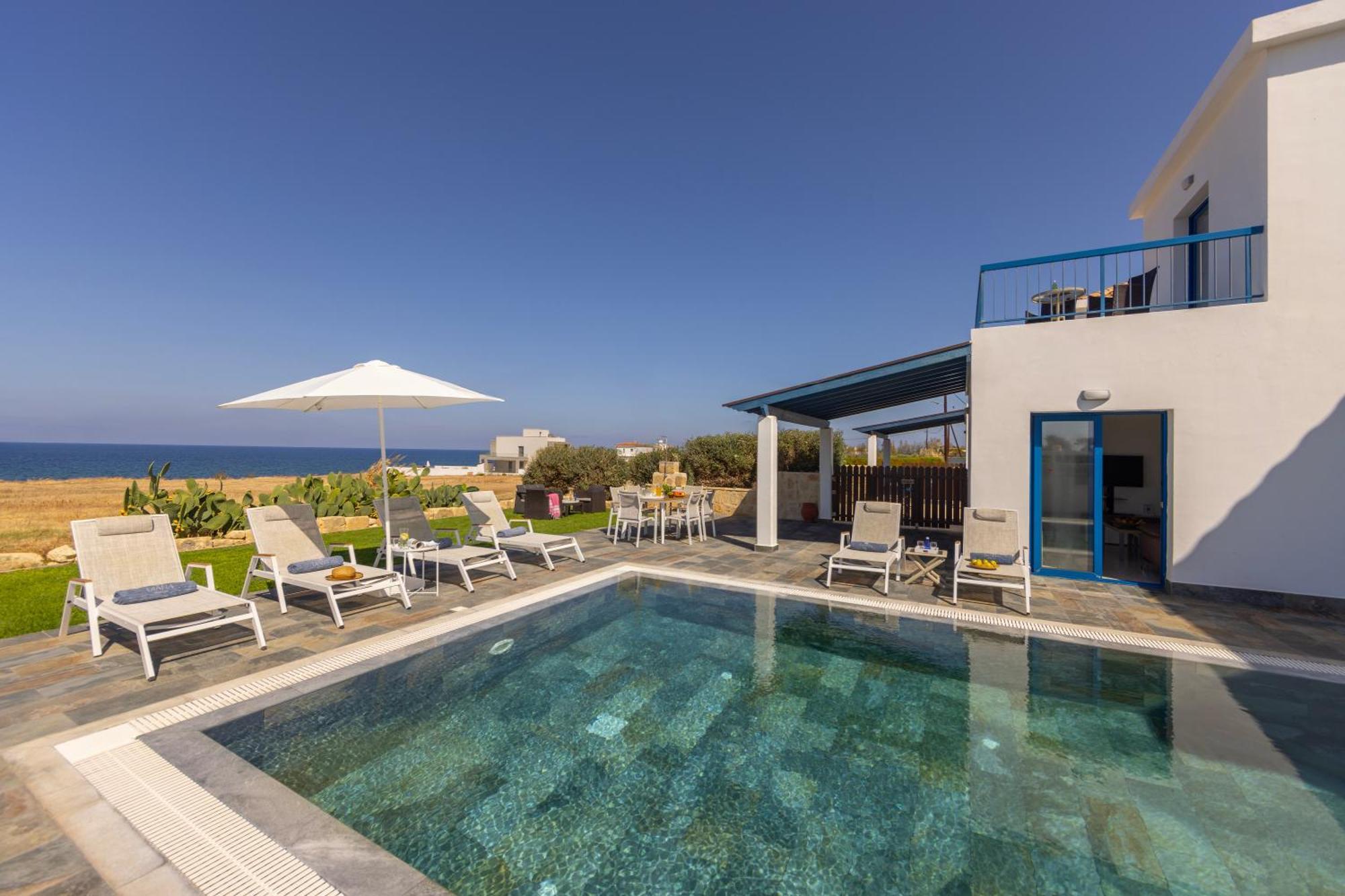 Diana Seaside Villas ポモス エクステリア 写真