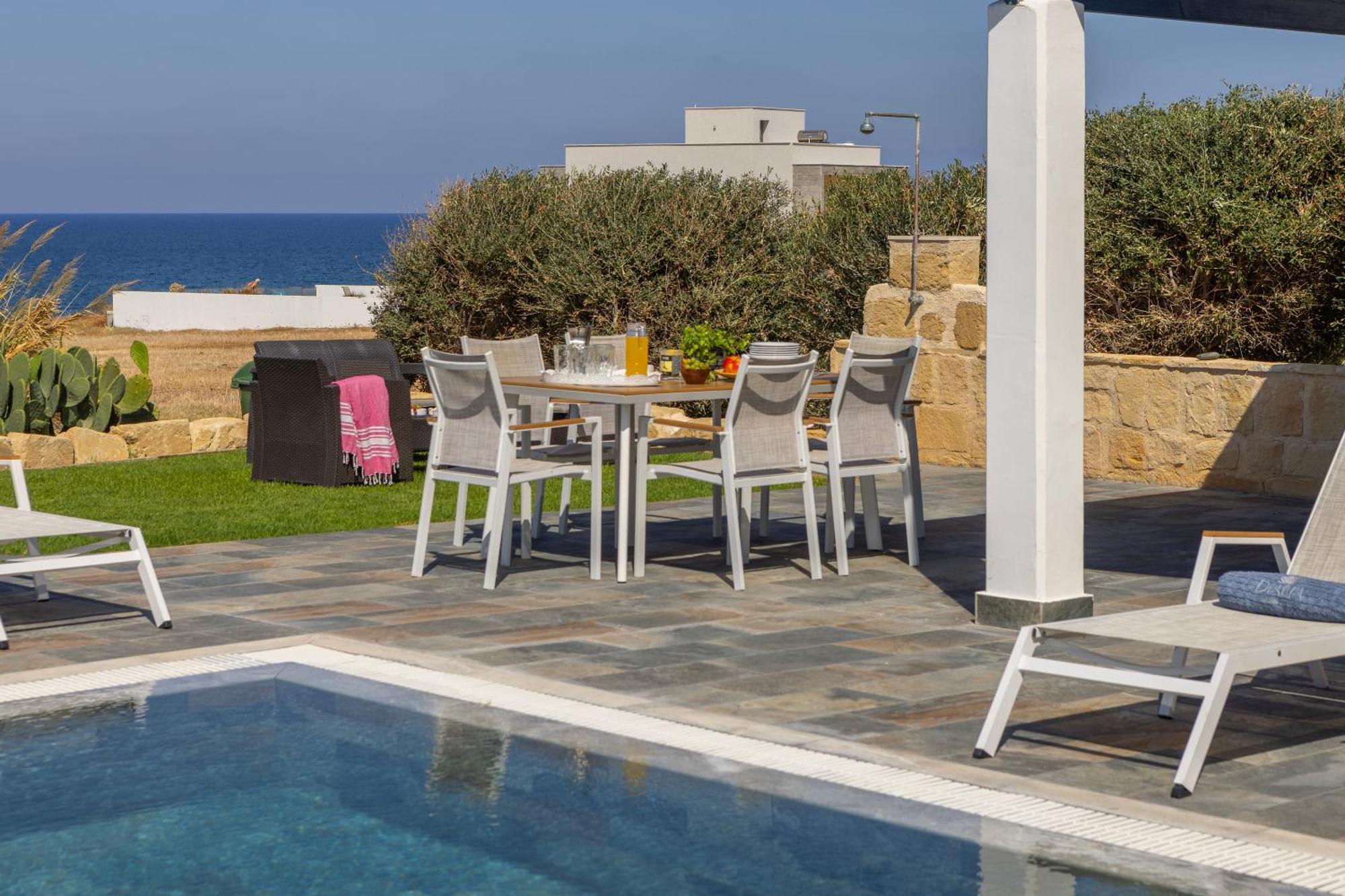 Diana Seaside Villas ポモス エクステリア 写真