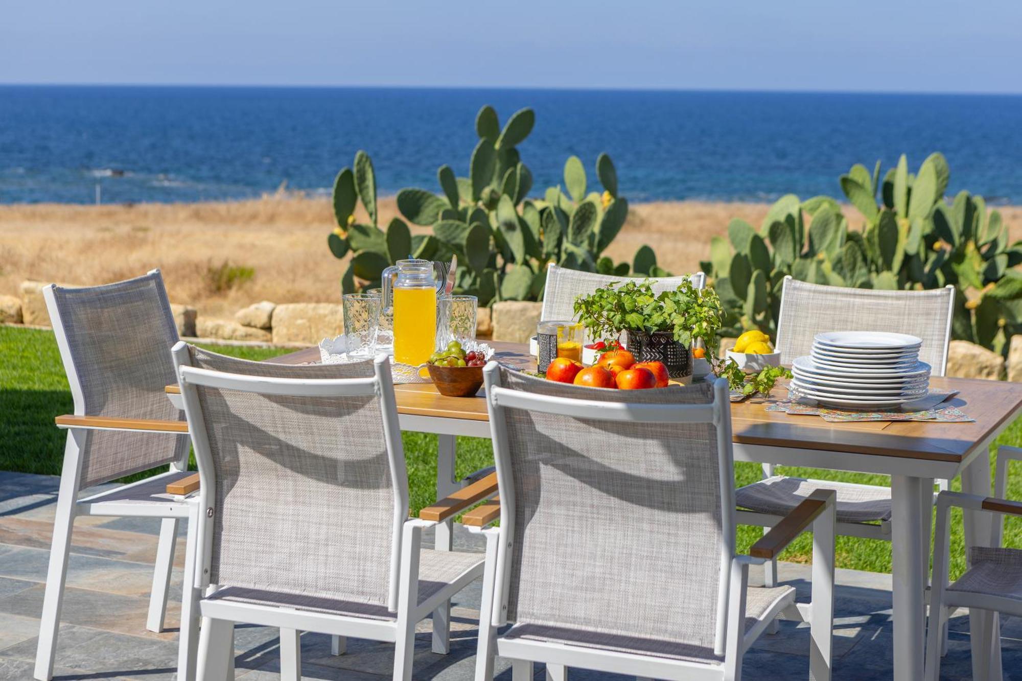 Diana Seaside Villas ポモス エクステリア 写真