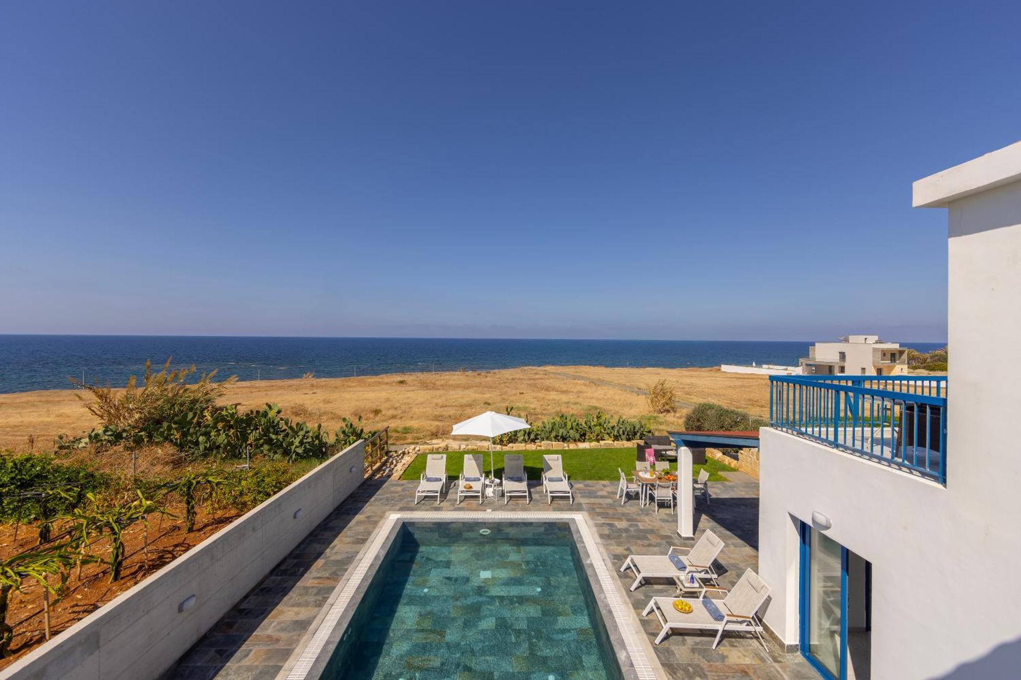 Diana Seaside Villas ポモス エクステリア 写真