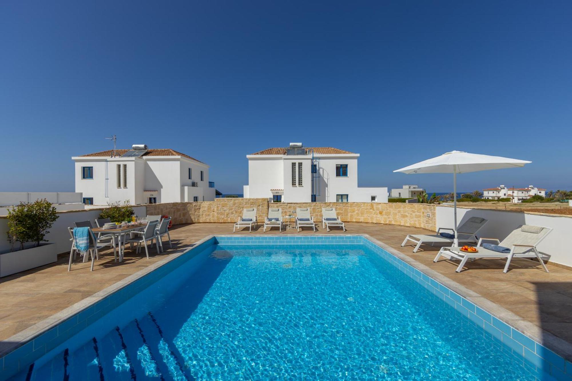 Diana Seaside Villas ポモス エクステリア 写真