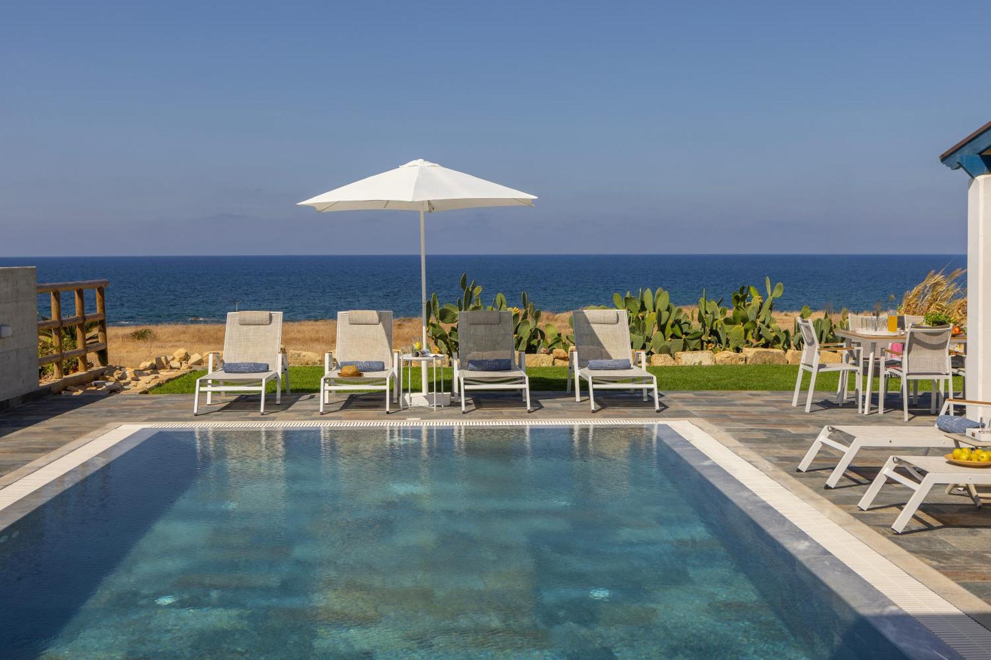 Diana Seaside Villas ポモス エクステリア 写真
