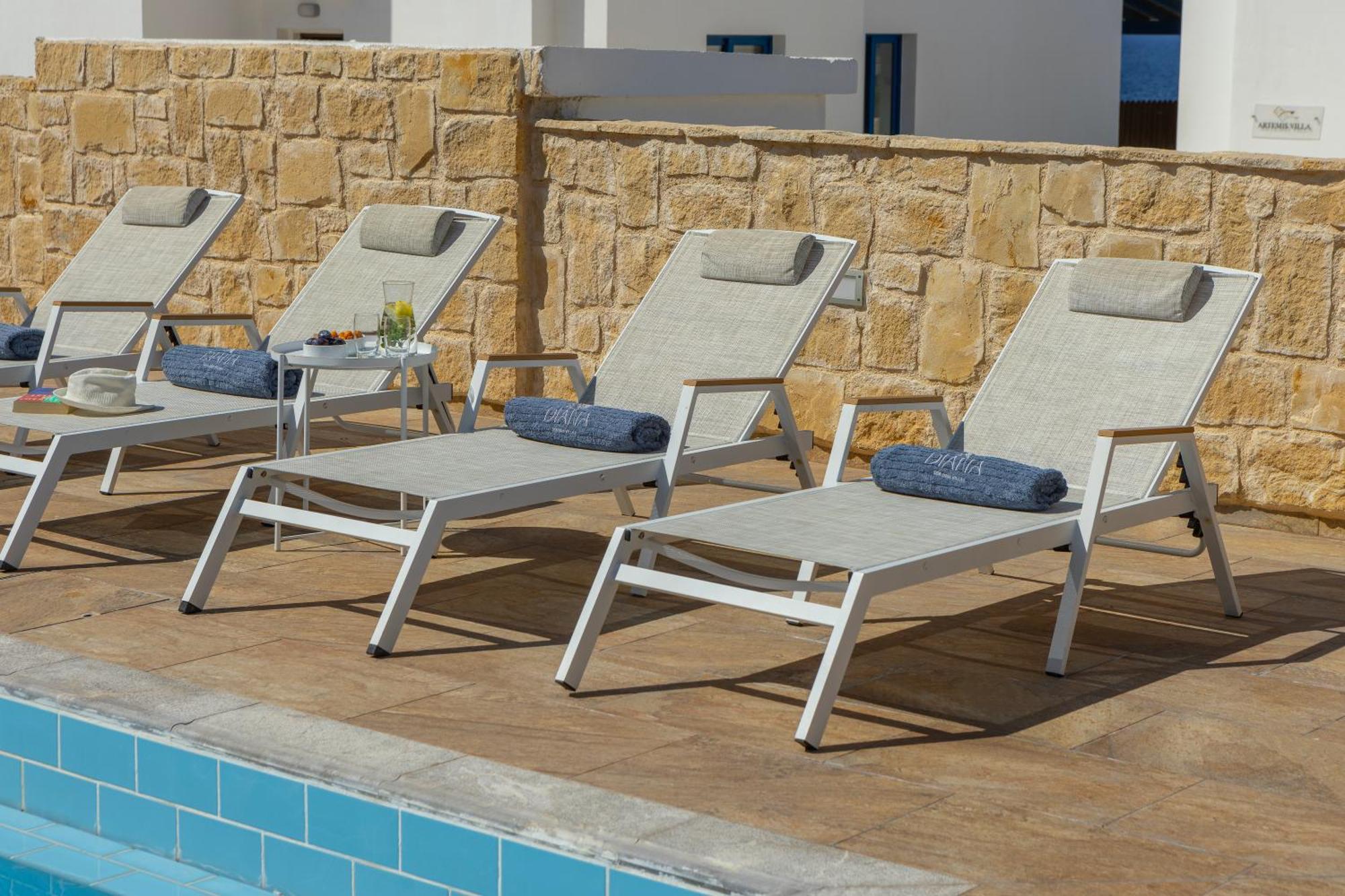 Diana Seaside Villas ポモス エクステリア 写真