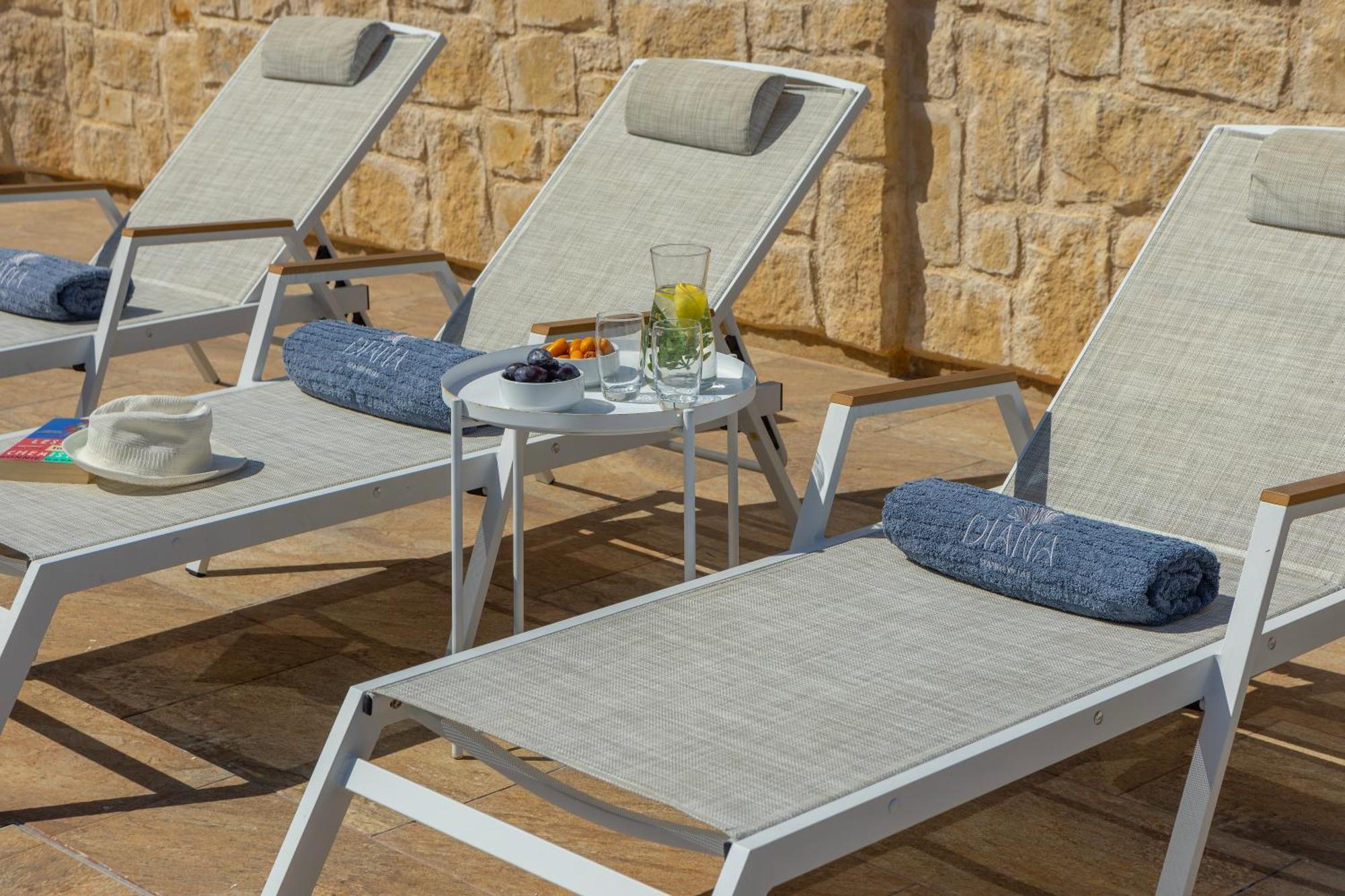 Diana Seaside Villas ポモス エクステリア 写真