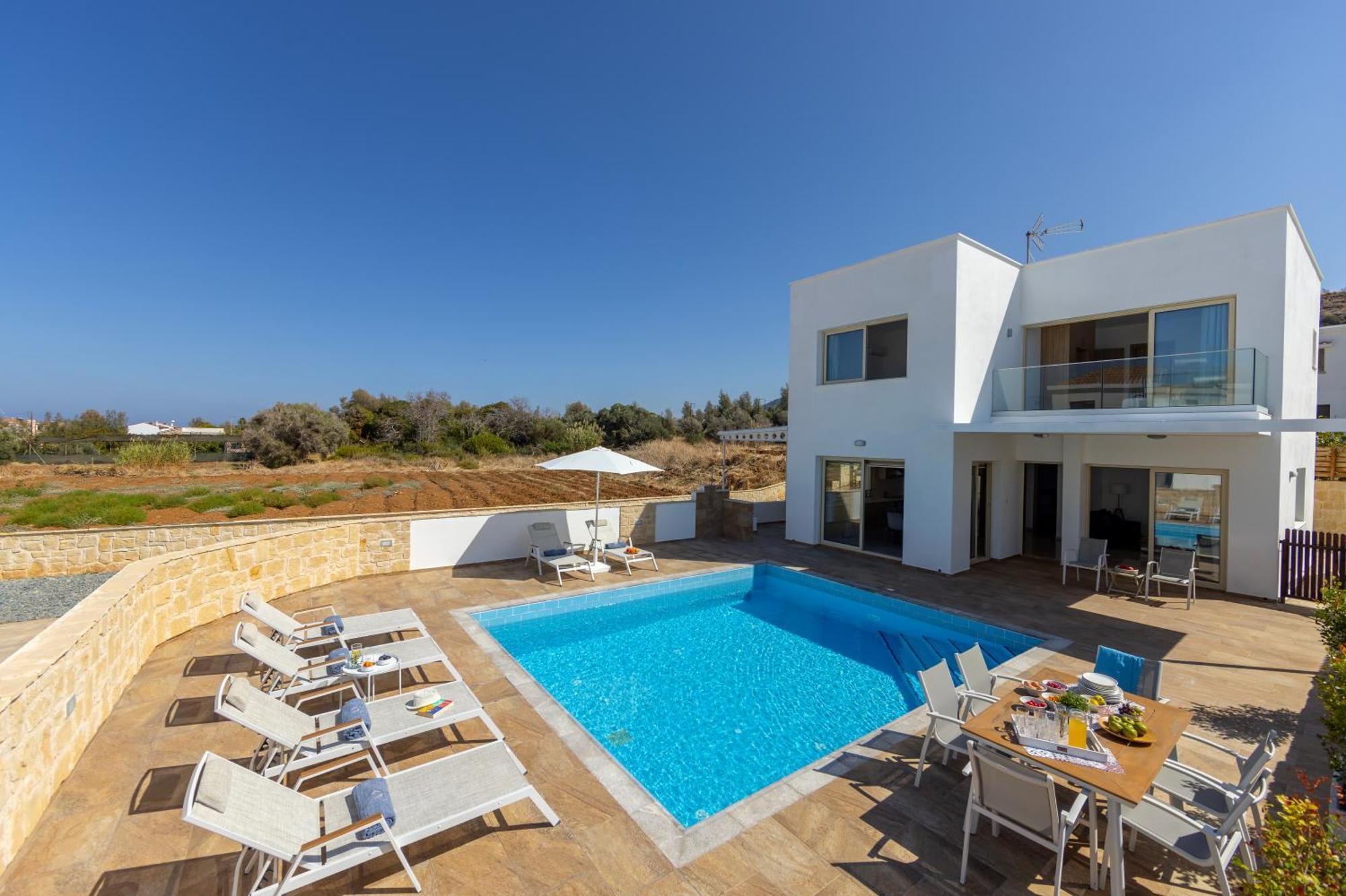 Diana Seaside Villas ポモス 部屋 写真