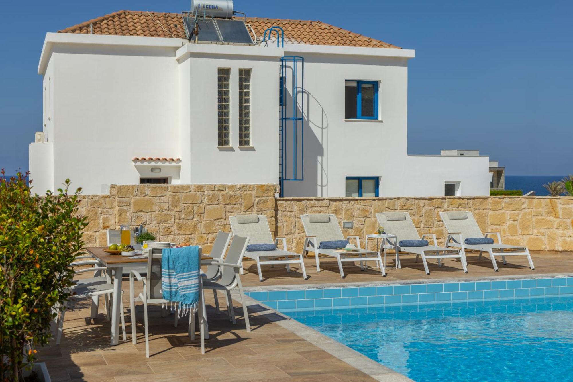 Diana Seaside Villas ポモス エクステリア 写真