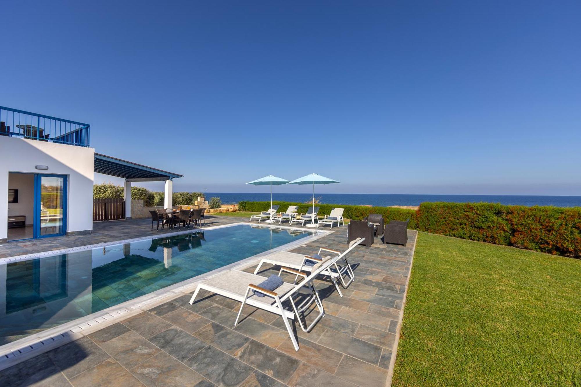 Diana Seaside Villas ポモス エクステリア 写真
