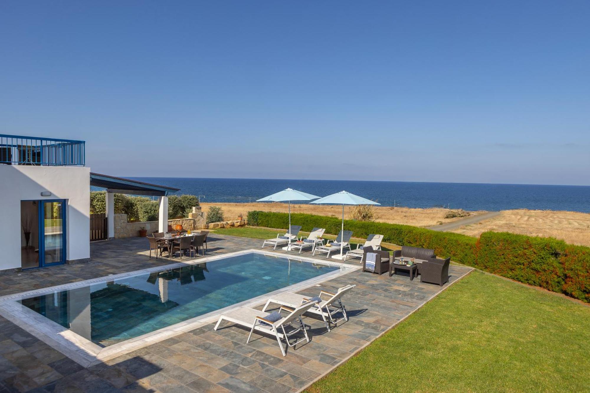 Diana Seaside Villas ポモス エクステリア 写真