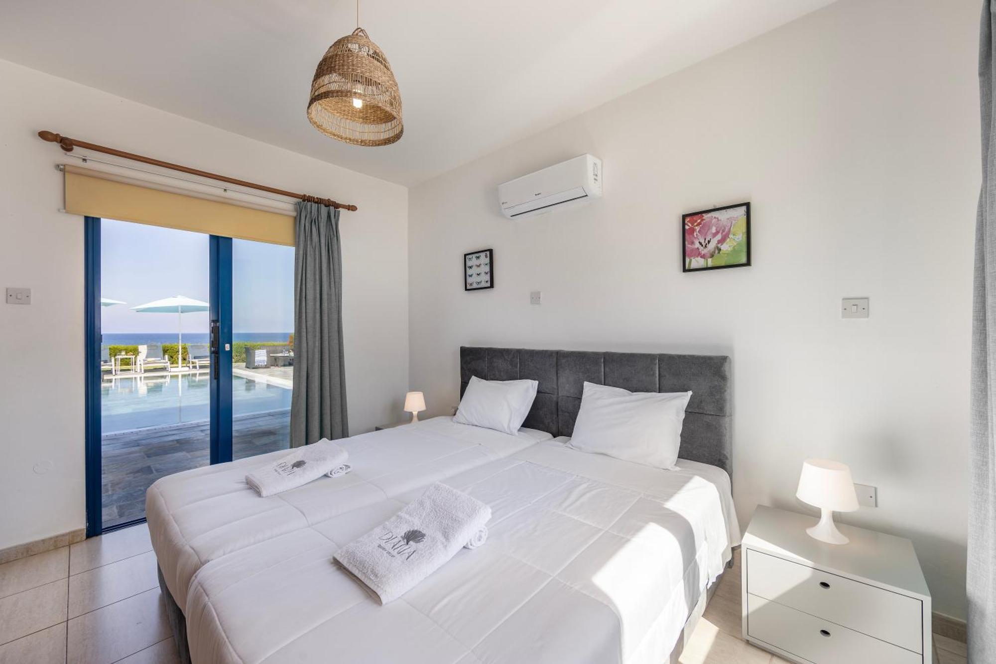 Diana Seaside Villas ポモス エクステリア 写真